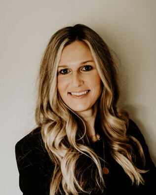 Headshot of Ashley Straka