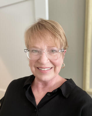 Headshot of Kelly Doshier