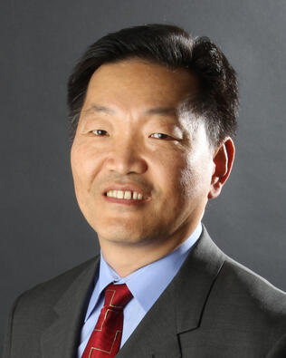 Headshot of Steve Hwang