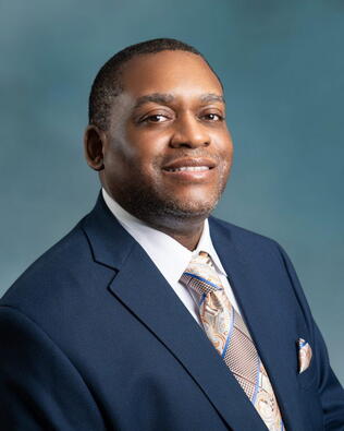 Headshot of Derrick Bullock