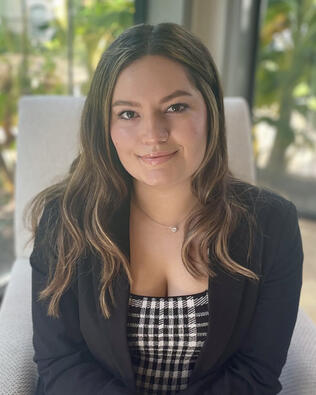 Headshot of Alaina Harvey