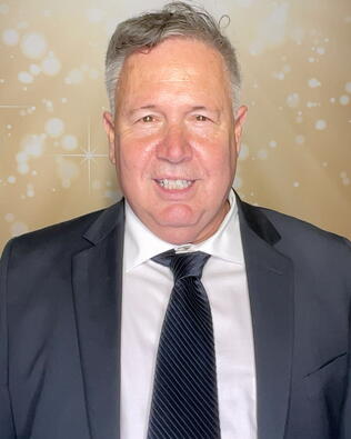 Headshot of Andy Spark