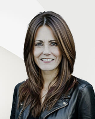 Headshot of Vicki Brennan