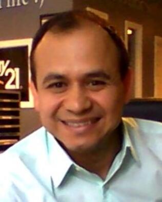 Headshot of Julio Alvarenga