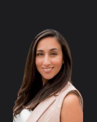 Headshot of Sara Guice REALTOR®