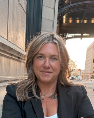 Headshot of Mindi Fitzer