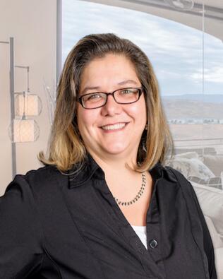 Headshot of Rebecca Rodrigues