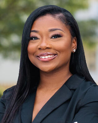 Headshot of Alexis Pannell