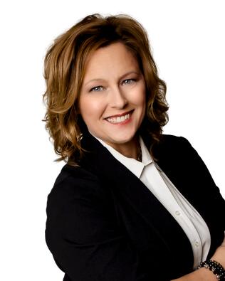 Headshot of Julie Hurt