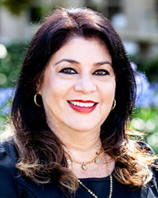 Headshot of Lisa Lucero