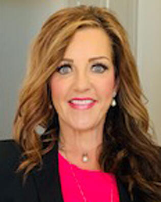 Headshot of Wendy Dusek