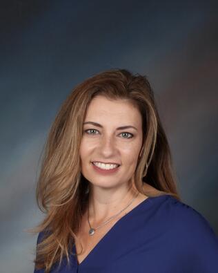 Headshot of Sara Van Klaveren