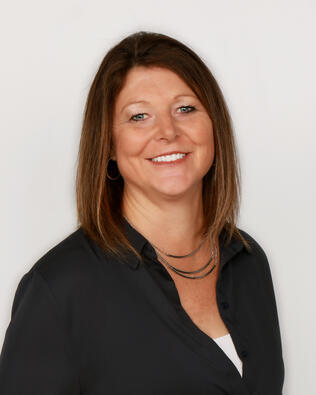 Headshot of Lori Becker
