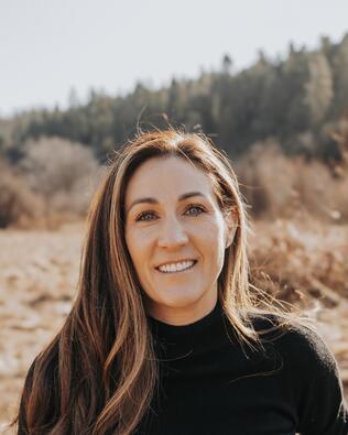 Headshot of Carina Mason