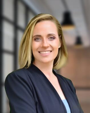 Headshot of Mandy Roberson