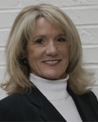 Headshot of Roseann Reilly