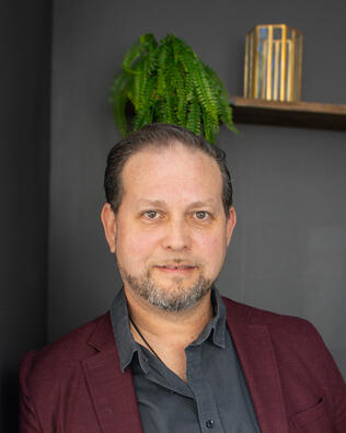 Headshot of Michael Hernandez