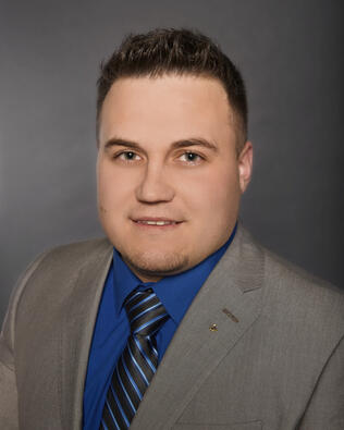 Headshot of Justin Stevenson