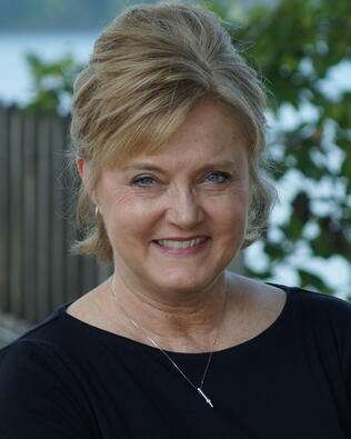 Headshot of Jana Sang