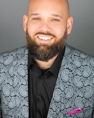 Headshot of Christopher Hollingsworth