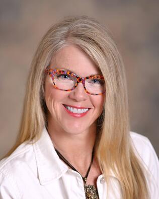 Headshot of Elaine Anderson