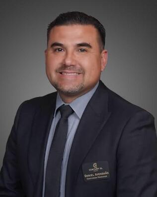 Headshot of Daniel Avendano