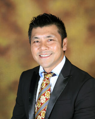 Headshot of Aaron Chang