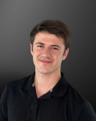 Headshot of Alec Fenton