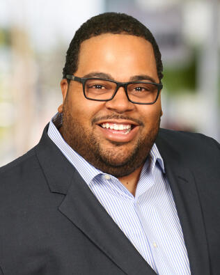 Headshot of Christopher Artis