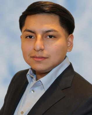 Headshot of Erik Sinchi