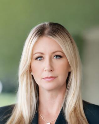 Headshot of Ashley Starlin