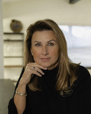 Headshot of Candace Cox