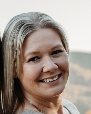 Headshot of Heather Harris