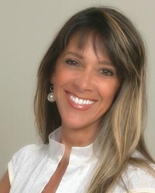 Headshot of Renee Passalacqua