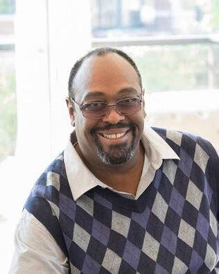 Headshot of Robert Teverbaugh
