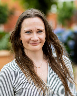 Headshot of Jennifer Saffen