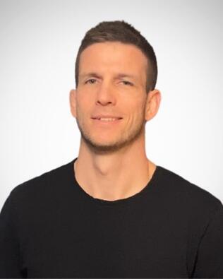 Headshot of Dirk Hurrin