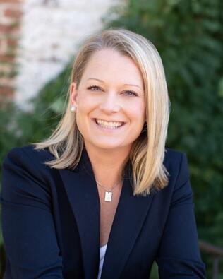 Headshot of Nicole Von Benken