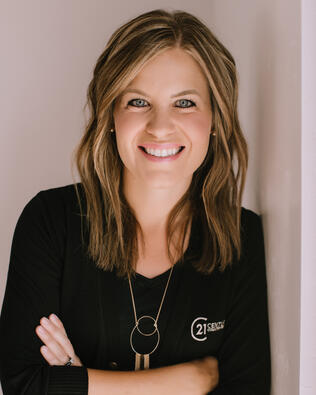 Headshot of Andrea Seamons