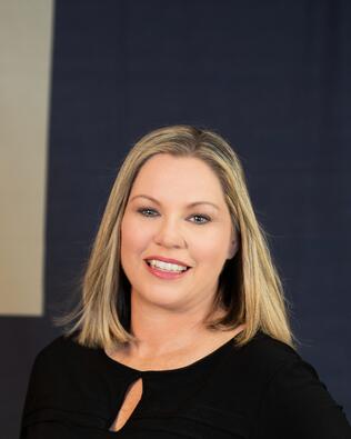 Headshot of Renee Hunter