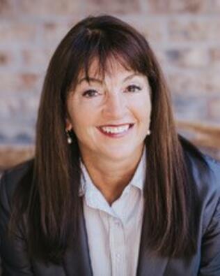 Headshot of JoAnn Featherstone