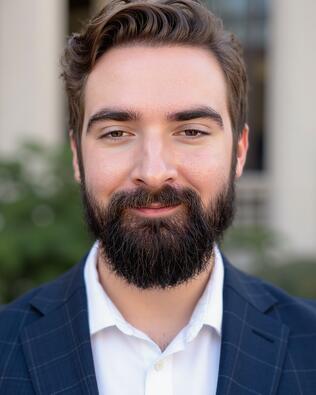Headshot of Alexander Buflaten Davis