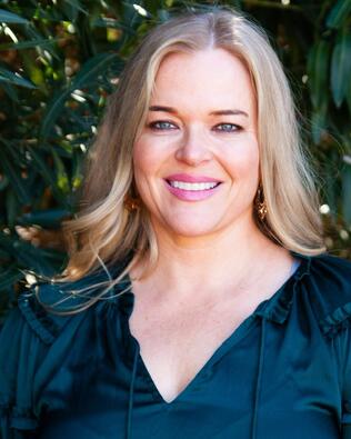 Headshot of Katherine Woods