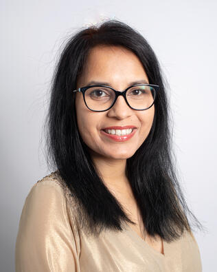 Headshot of Moni Pandey