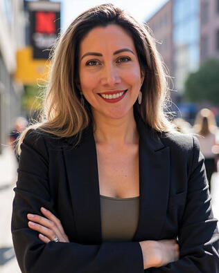 Headshot of Anyelina Veloz
