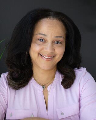 Headshot of Nan Hayes