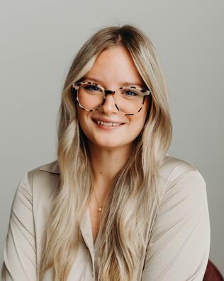 Headshot of Cassie Jackson
