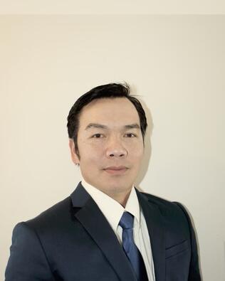 Headshot of Vuong Nguyen