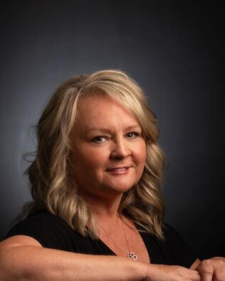 Headshot of Danielle Mullins