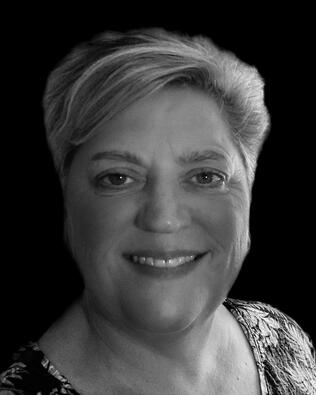 Headshot of Lynn Hale